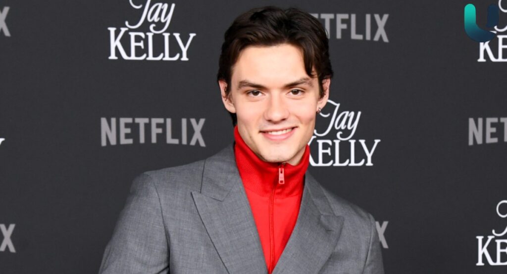 Style of Louis Partridge